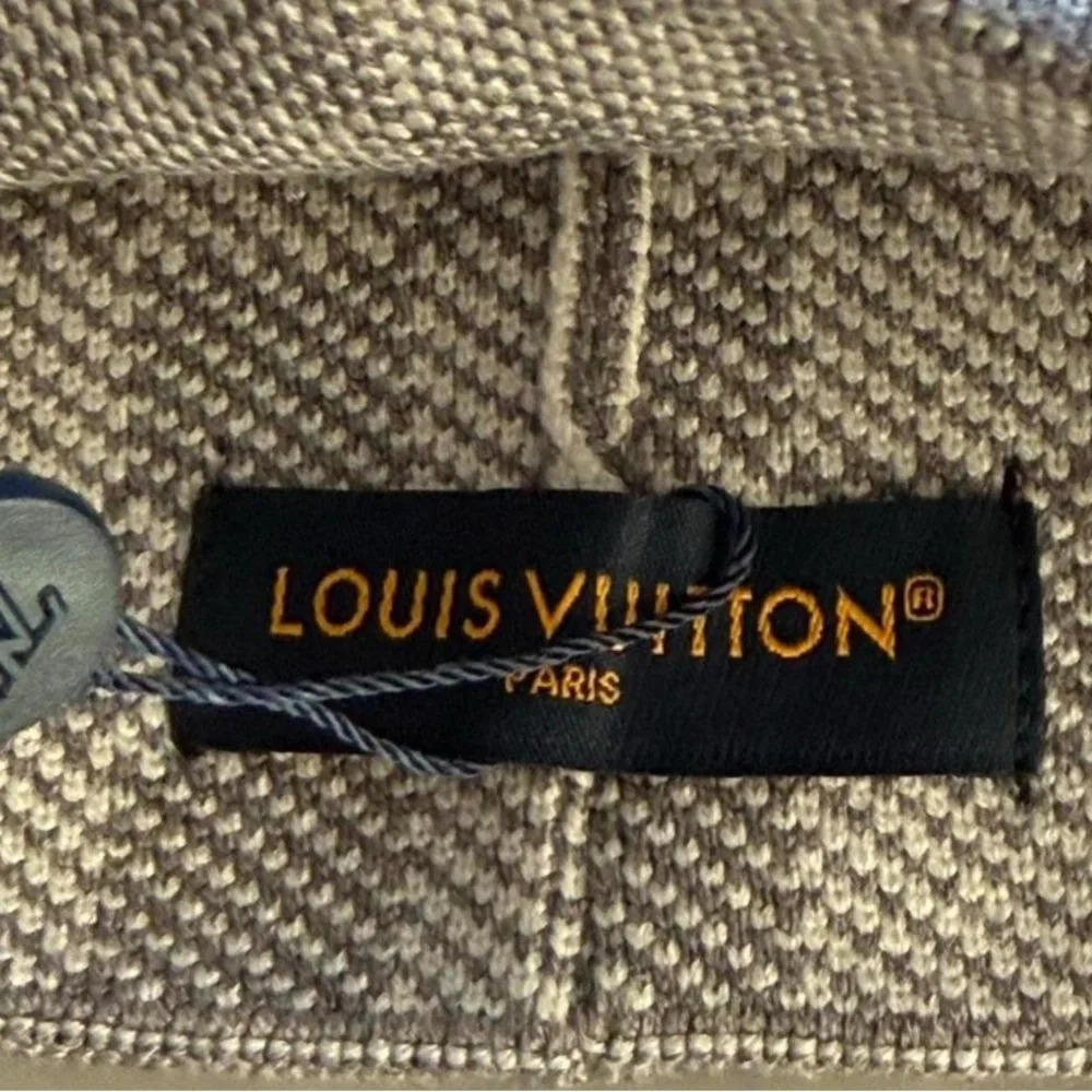 Louis Vuitton Checkered Gray Hat - Picture 4 of 4